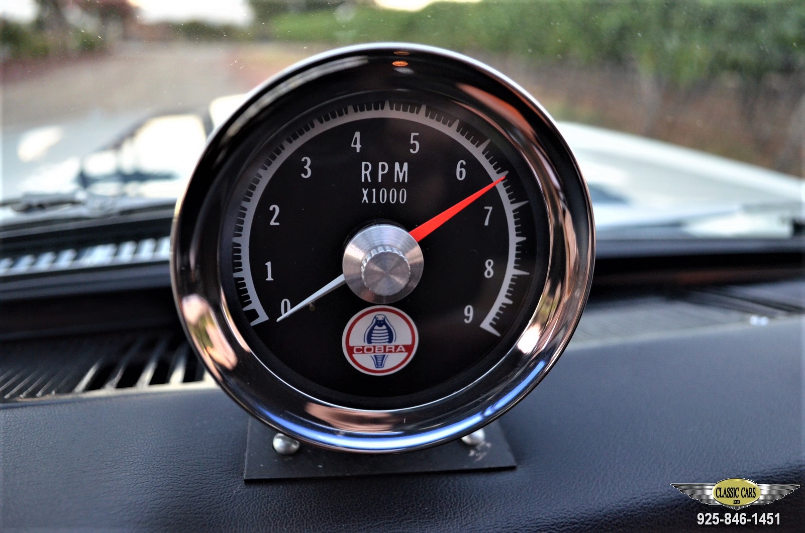 Ford Cobra RPM tachometer