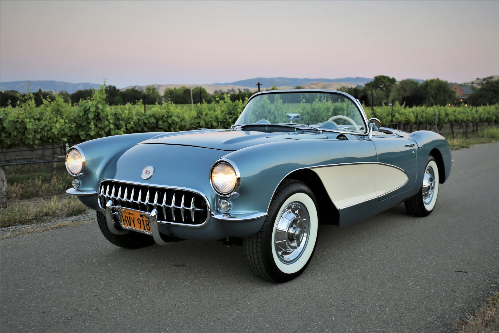 1957 Corvette 2台セット Die-Cast Corvette 1957 - Treehouse Toy Co.