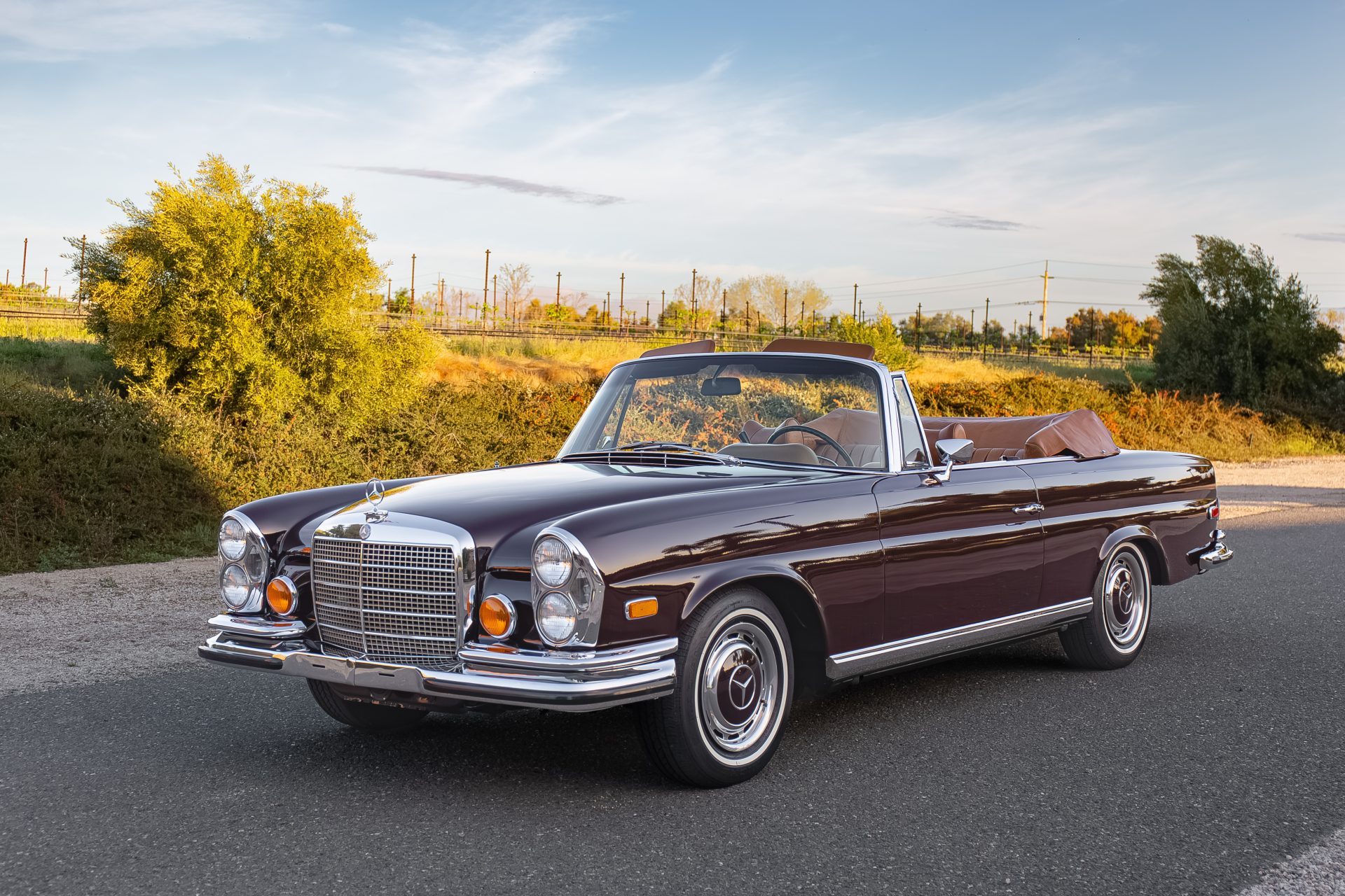 1971 Mercedes-Benz 280SE 3.5 Cabriolet W111 - CLASSIC CARS 1971 Mercedes-Benz 280SE 3.5 Cabriolet W111 - CLASSIC CARS